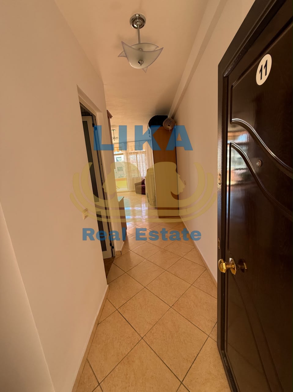 APARTAMENT PËR SHITJE – NË ZONË KOMPLEKSI