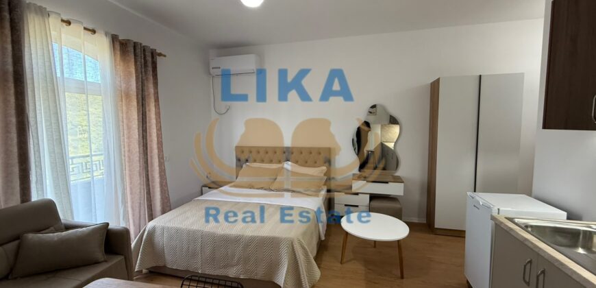 Garsoniere në Shitje në Shkëmbin e Kavajës – 200 m nga Deti