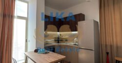 Apartament 1+1 i Sapo Rinovuar për Shitje në Shkëmbin e Kavajës – Vetëm 200 Metra nga Deti | LIKA REAL ESTATE