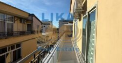 Apartament 1+1 i Sapo Rinovuar për Shitje në Shkëmbin e Kavajës – Vetëm 200 Metra nga Deti | LIKA REAL ESTATE