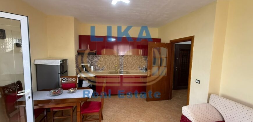 Apartament 1+1 për shitje në Mali i Robit, Golem – vetëm 300 metra nga deti. | LIKA REAL ESTATE