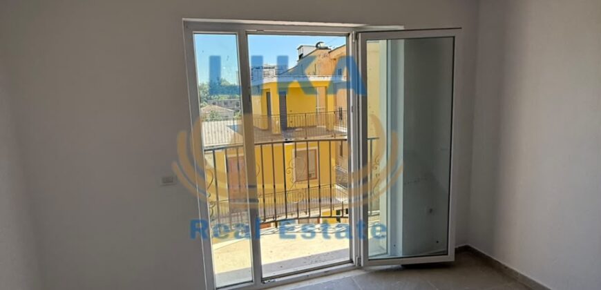 Shitet Apartament 2+1+2 në Qendër të Kavajës