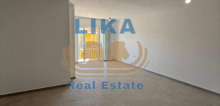 Shitet Apartament 2+1+2 në Qendër të Kavajës