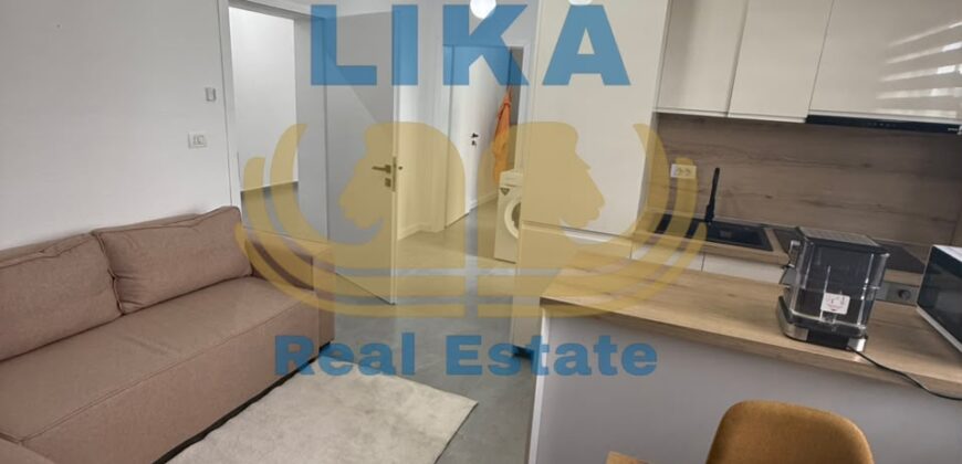 Vilë 3-katëshe për shitje në Shkëmbin e Kavajës – Mundësi ideale për investim dhe aktivitet turistik | LIKA REAL ESTATE
