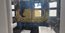 Vilë 3-katëshe për shitje në Shkëmbin e Kavajës – Mundësi ideale për investim dhe aktivitet turistik | LIKA REAL ESTATE