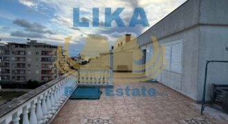 Papafingo 2+1 në shitje në Golem, pranë Hotel Flower – Vetëm 200 metra nga deti | LIKA REAL ESTATE