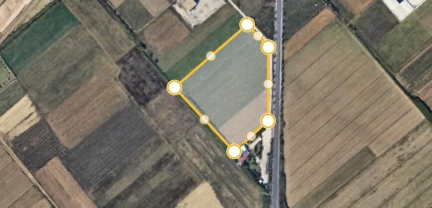 Tokë industriale në shitje në autostradën Kavajë – Rrogozhinë