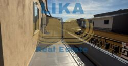 Verandë panoramike vetëm pak hapa nga deti.