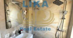Verandë panoramike vetëm pak hapa nga deti.