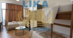 Verandë panoramike vetëm pak hapa nga deti.