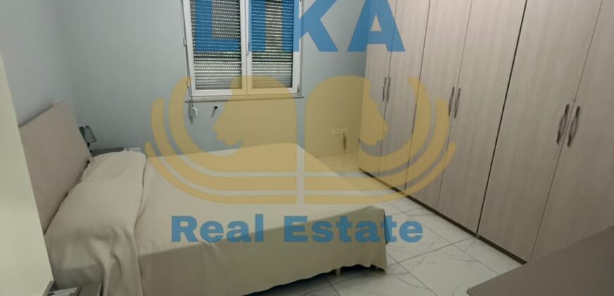 Një vilë që reflekton hapësirë, elegancë dhe privatësi.