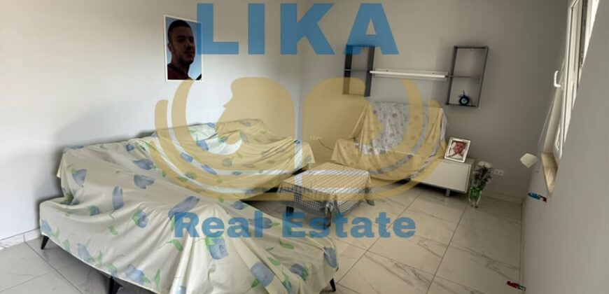 Një vilë që reflekton hapësirë, elegancë dhe privatësi.