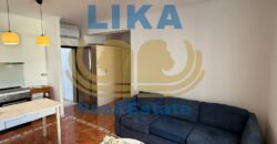 Apartament 1+1 për shitje në Shkëmbin e Kavajës – vetëm pak hapa larg detit.
