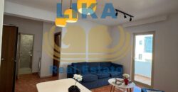 Apartament 1+1 për shitje në Shkëmbin e Kavajës – vetëm pak hapa larg detit.
