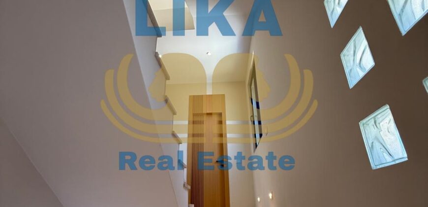 VILA LUKSOZE NË SHITJE NË SPILLE