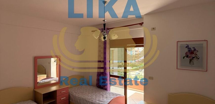 Apartament 2+1+2 në Shitje në Mali i Robit, Golem – Vetëm 300 Metra nga Deti