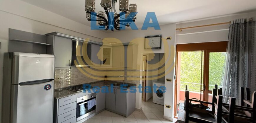 Apartament 2+1+2 në Shitje në Mali i Robit, Golem – Vetëm 300 Metra nga Deti